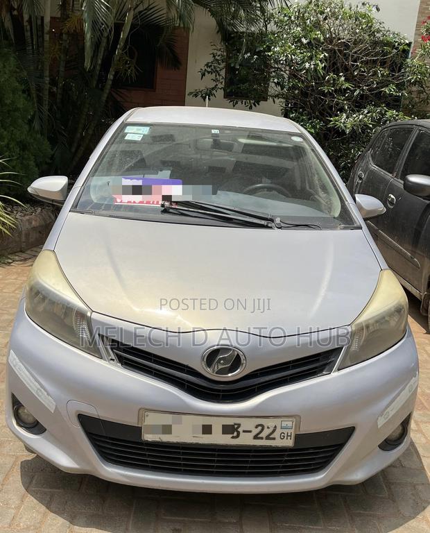 Toyota Vitz 1.3 FWD 5dr 2012 Ivory
