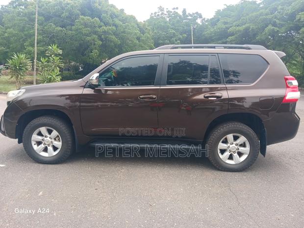 Toyota Land Cruiser Prado 2017 Brown