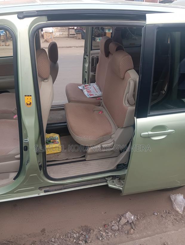Toyota Sienta 2011 Green