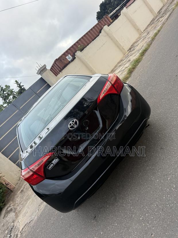 Toyota Corolla LE (1.8L 4cyl 2A) 2019 Black