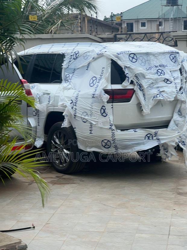 Toyota Land Cruiser LC300 2024 White