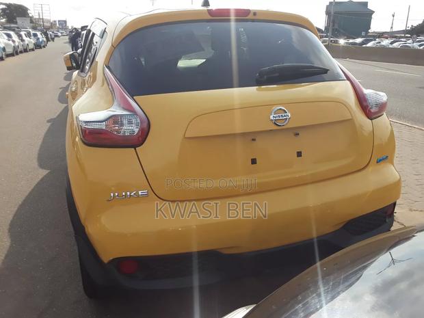 Nissan Juke 2011 Yellow