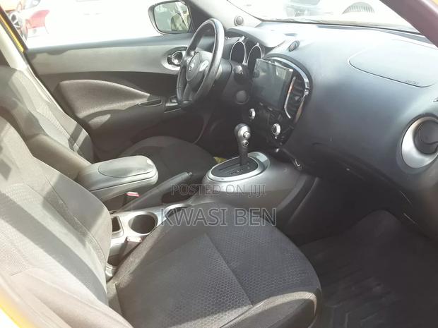 Nissan Juke 2011 Yellow