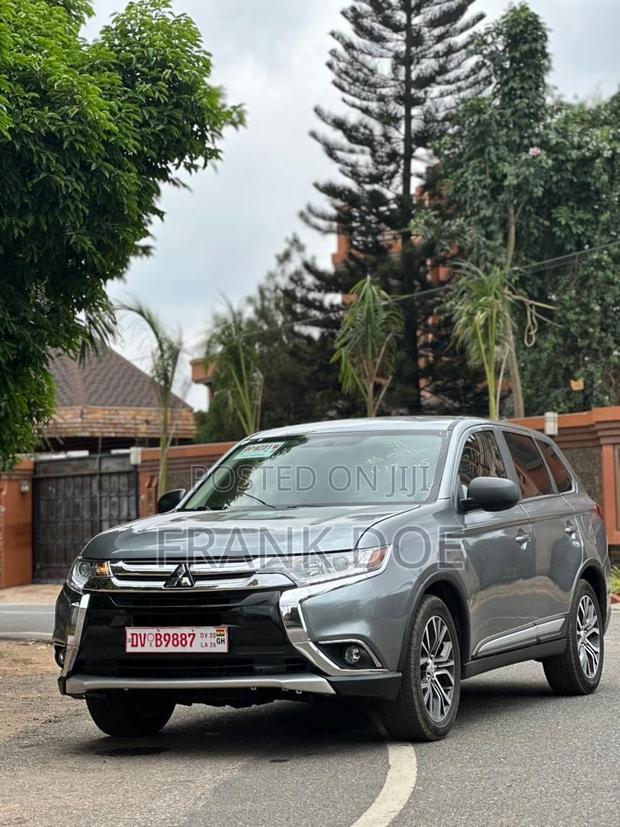 Mitsubishi Outlander 2017 Gray