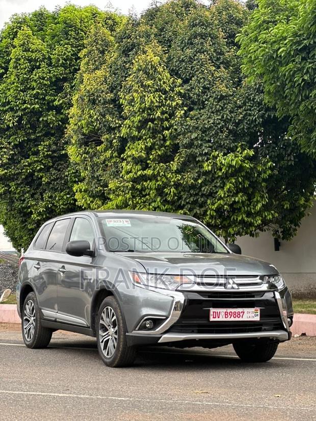 Mitsubishi Outlander 2017 Gray
