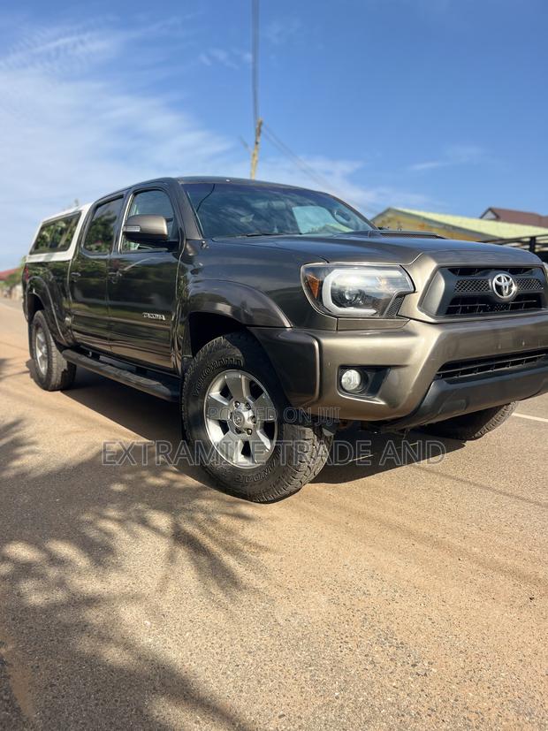 Toyota Tacoma V6 4dr Double Cab 4WD 6.1 ft. SB (4.0L 6cyl 5A) 2014