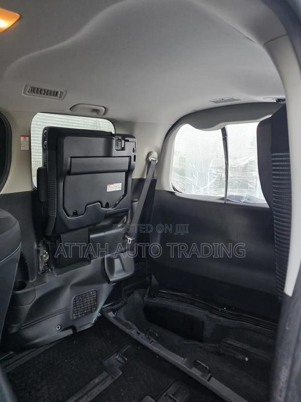 Toyota Voxy 2014 Black