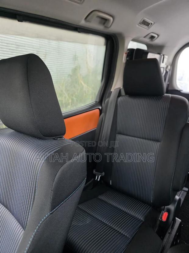 Toyota Voxy 2014 Black