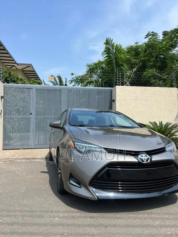 Toyota Corolla LE Eco (1.8L 4cyl 2A) 2018 Brown