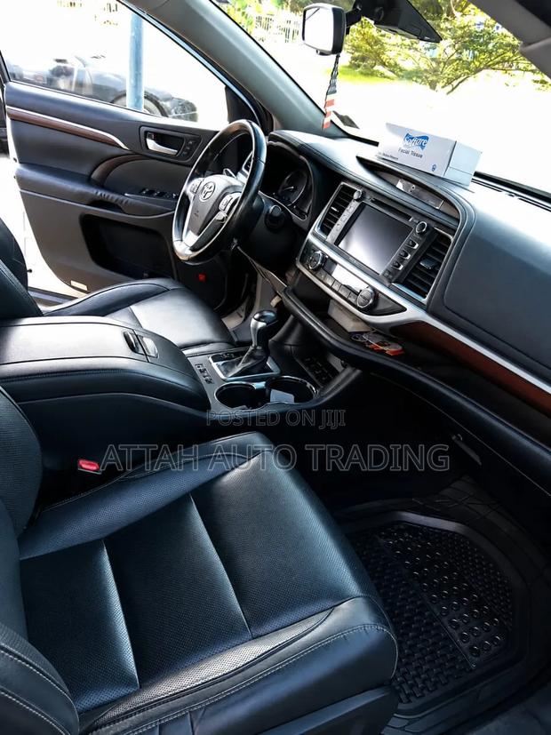 Toyota Highlander 2017 Silver