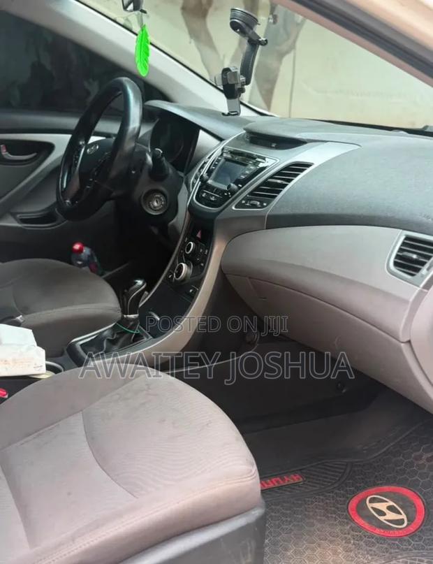Hyundai Elantra 2014 White