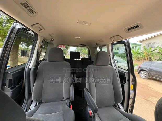 Toyota Voxy 2010 Gray