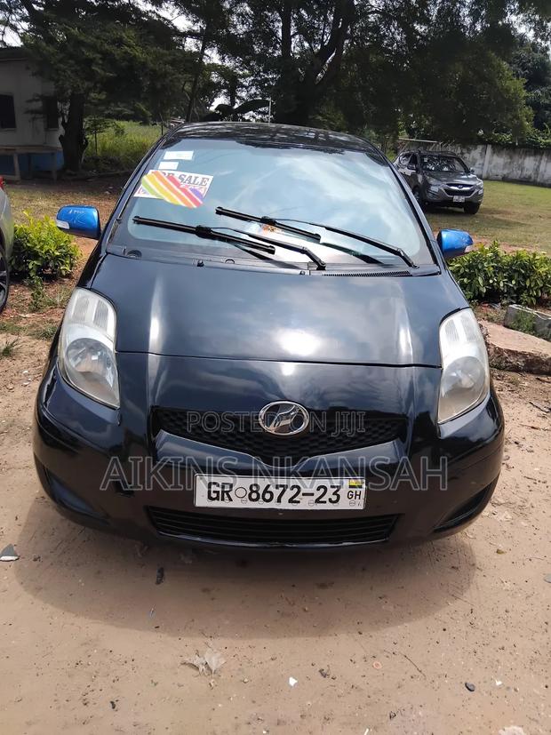 Toyota Vitz 2010 Black
