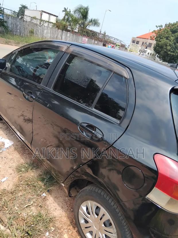Toyota Vitz 2010 Black