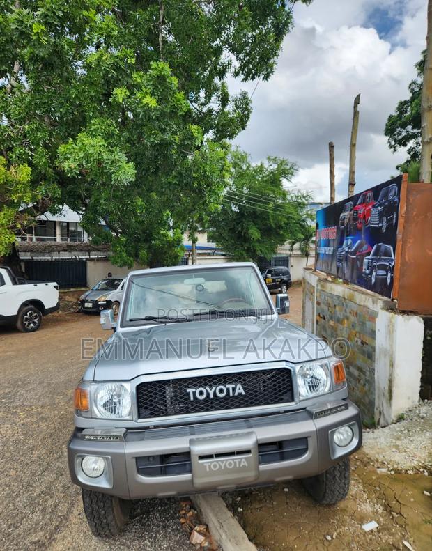 New Toyota Land Cruiser 2021 Silver