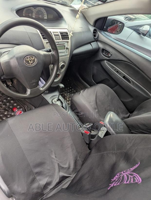 Toyota Yaris 1.5 Sedan 2008 Red