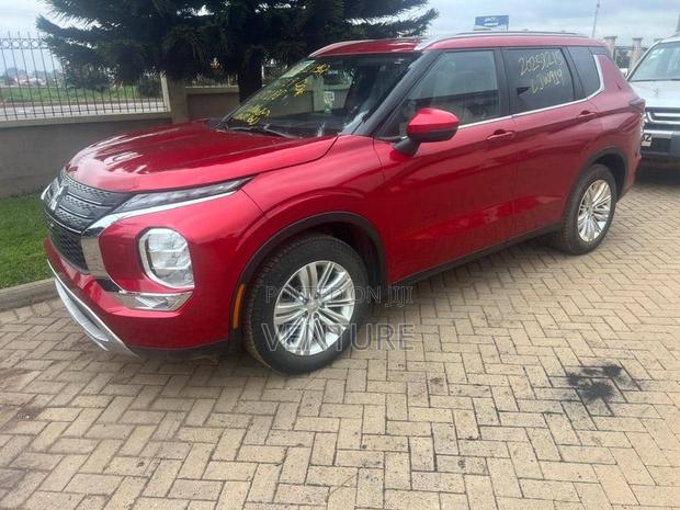 Mitsubishi Outlander SE 2022 Red