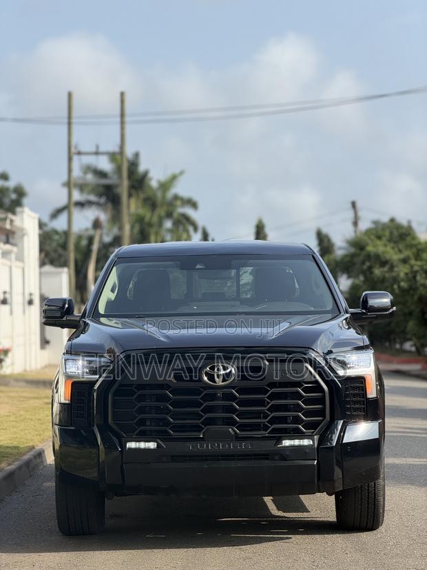 Toyota Tundra SR Double Cab 6.5' Bed 2023 Black