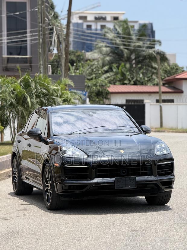 Porsche Cayenne GTS 2022 Black