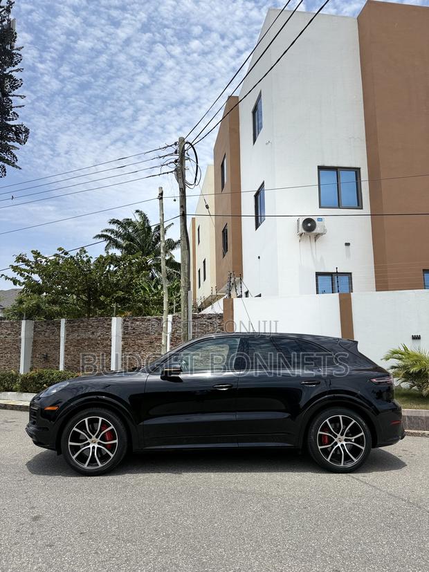 Porsche Cayenne GTS 2022 Black