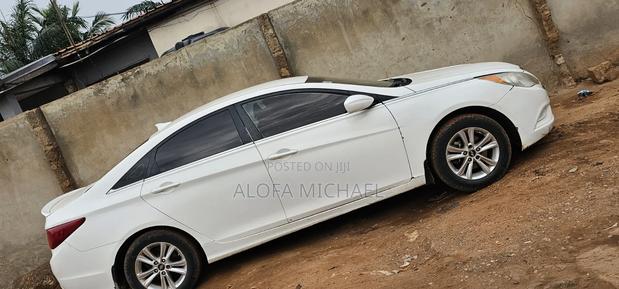 Hyundai Sonata Limited 2.0T Sedan (2.0L 4cyl 6A) 2012 White