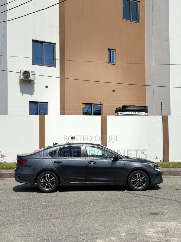 Kia Forte FE 2022 Gray