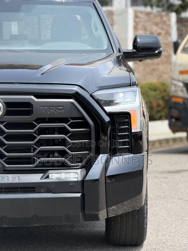 Toyota Tundra SR5 CrewMax 5.5' Bed 2023 Black