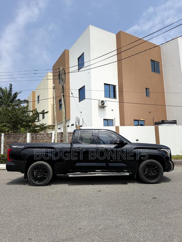 Toyota Tundra SR5 CrewMax 5.5' Bed 2023 Black