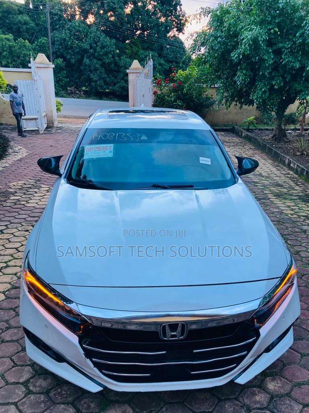 Honda Accord Touring 2.0T 2021 White