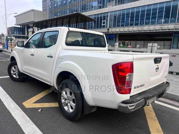 Nissan Navara 2019 White