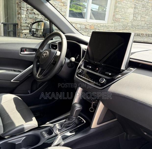 Toyota Corolla 2024 White