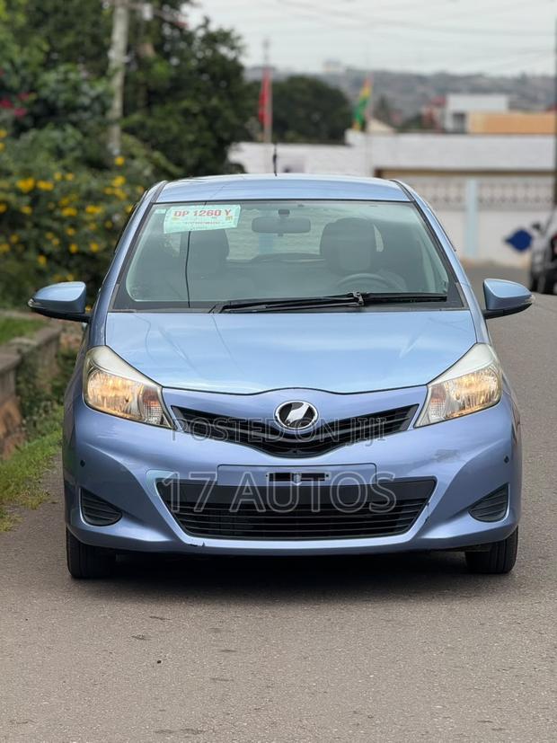 Toyota Vitz 1.0 FWD 3dr 2013 Blue
