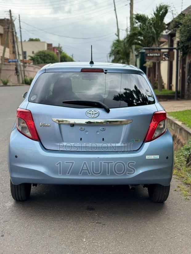 Toyota Vitz 1.0 FWD 3dr 2013 Blue