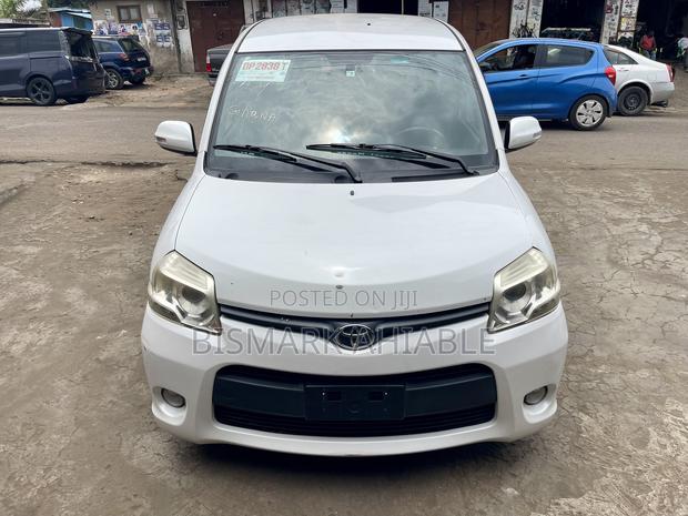 Toyota Sienta 1.5 AWD 2013 White