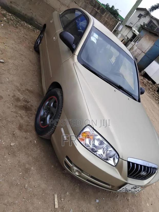 Hyundai Elantra 2004 Gold
