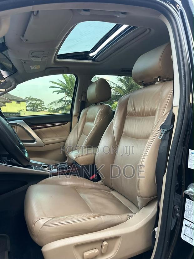 Mitsubishi Montero Sport 2017 Black
