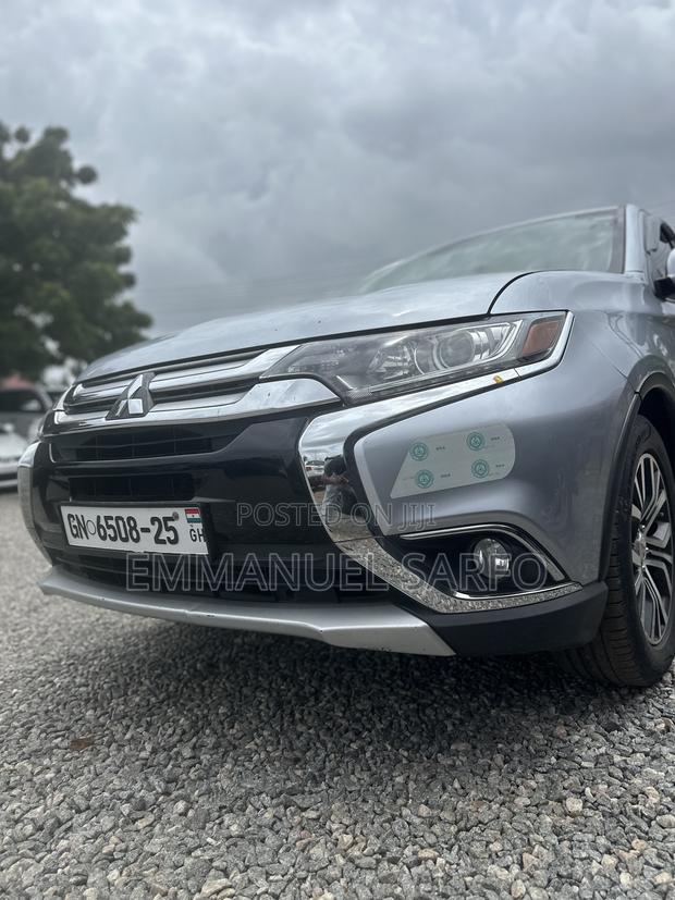 Mitsubishi Outlander 2.0 PHEV AWD 2016 Silver