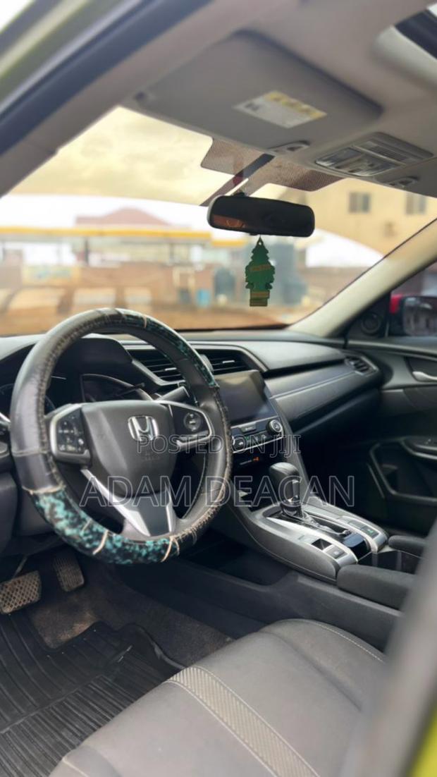 Honda Civic 2018 Green