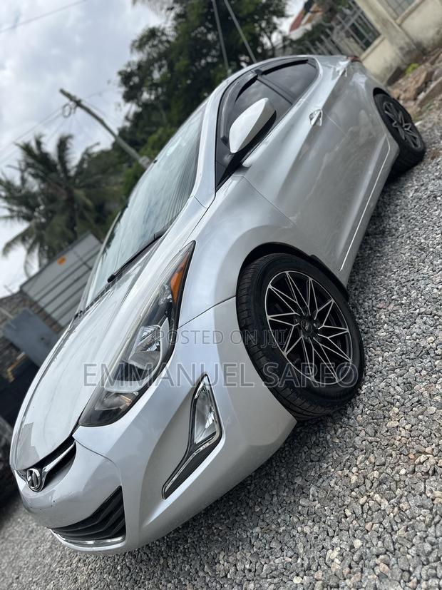 Hyundai Elantra Limited 4dr Sedan (1.8L 4cyl 6A) 2015 Gray