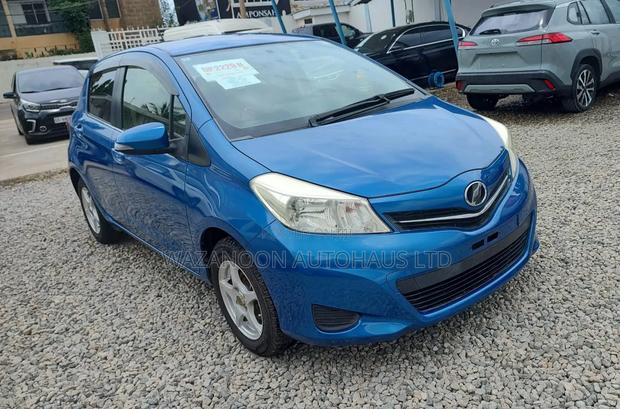 Toyota Vitz 1.3 FWD 5dr 2012 Blue