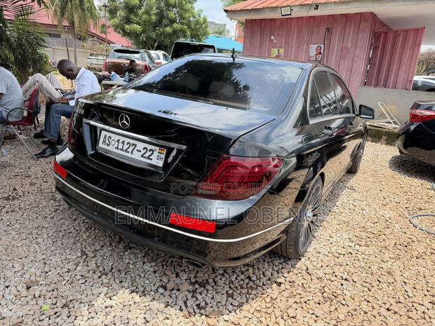 Mercedes-Benz C300 2011 Black