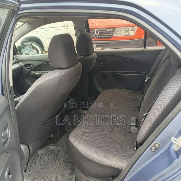 Toyota Yaris 2012 Blue