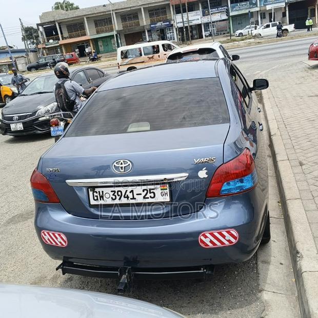 Toyota Yaris 2012 Blue