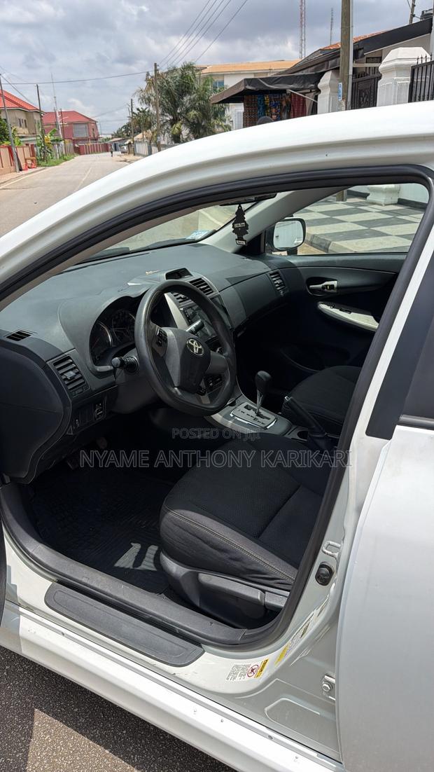 Toyota Corolla S 4dr Sedan (1.8L 4cyl 4A) 2013 Pearl