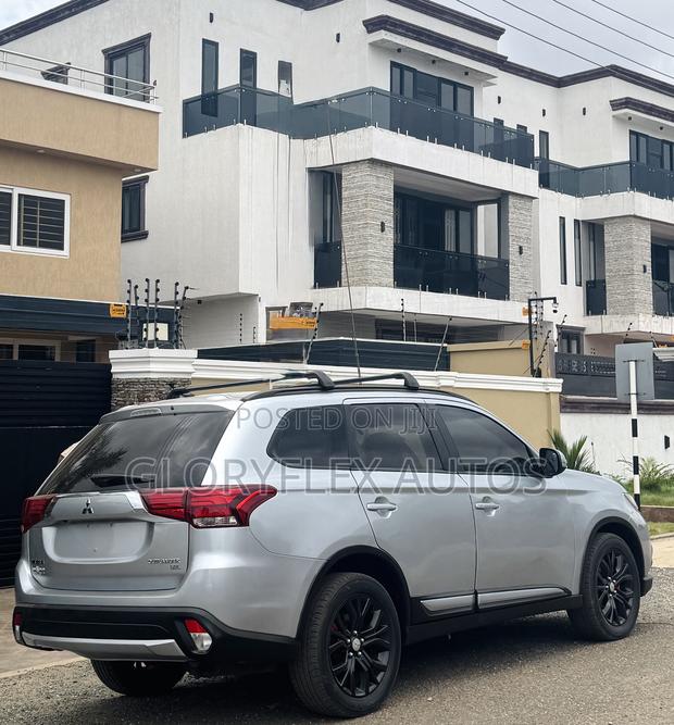 Mitsubishi Outlander SEL AWC 2017 Silver