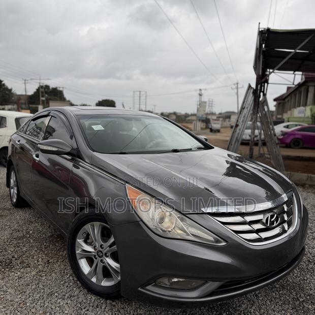 Hyundai Sonata SE Sedan FWD (2.4L 4cyl 6A) 2012 Gray