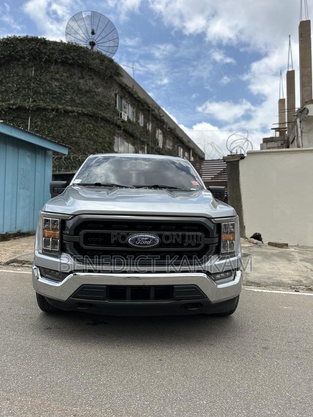 Ford F-150 XLT 2023 Silver