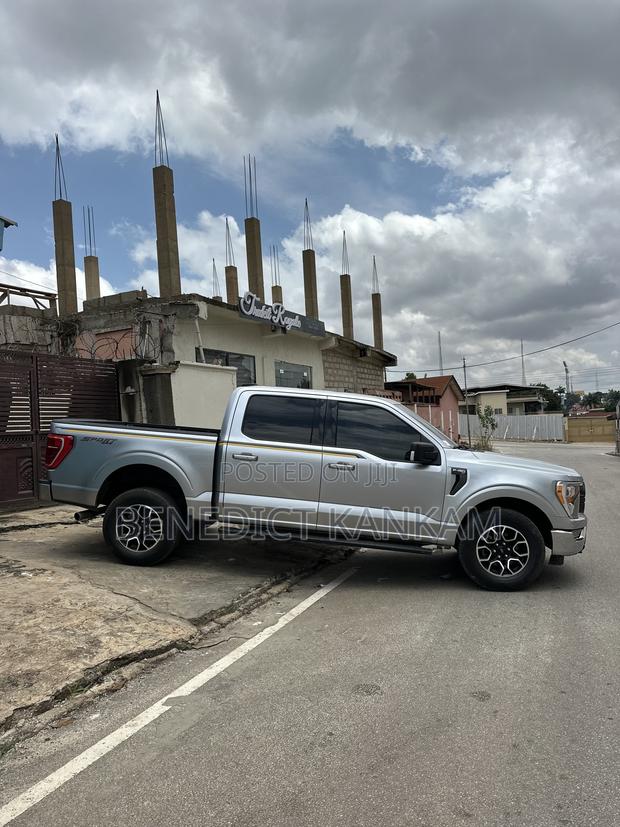 Ford F-150 XLT 2023 Silver