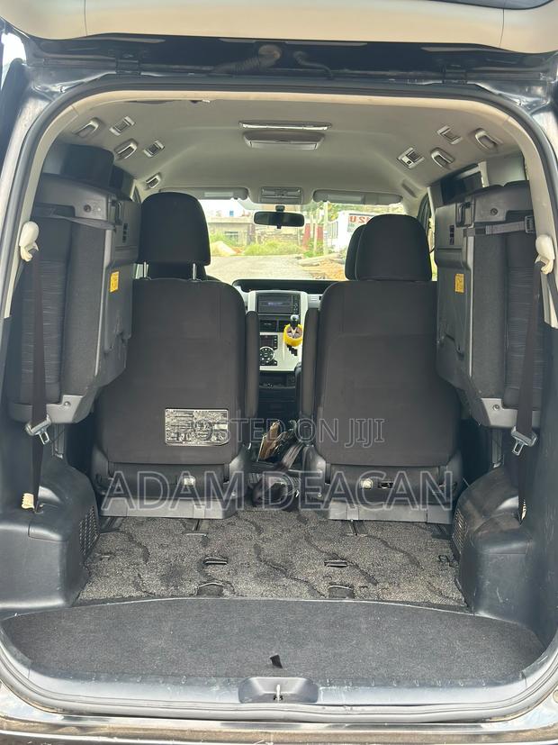 Toyota Voxy 2011 Black
