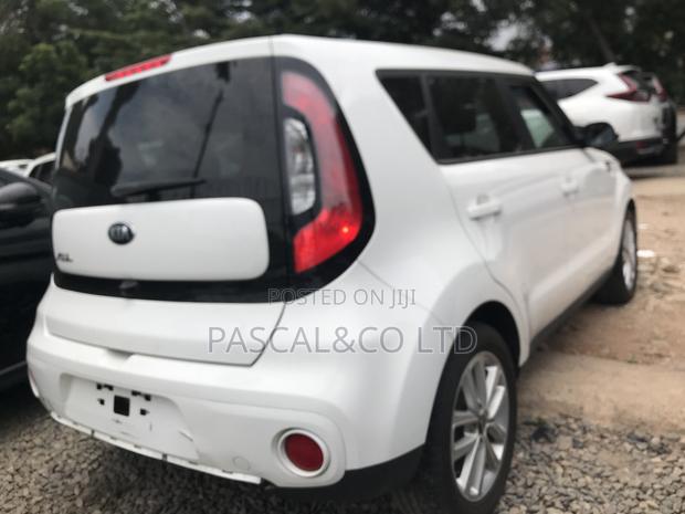Kia Soul Hatchback 2019 White